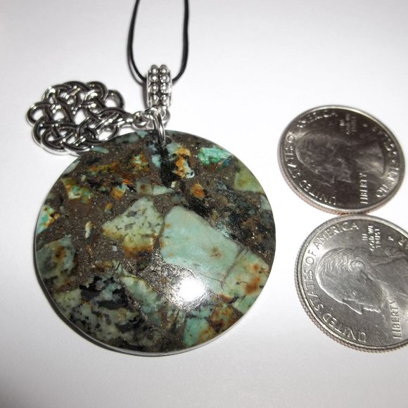 Celtic Knot Necklace with Green Gemstone NWT 5315 - Picture 4 of 8